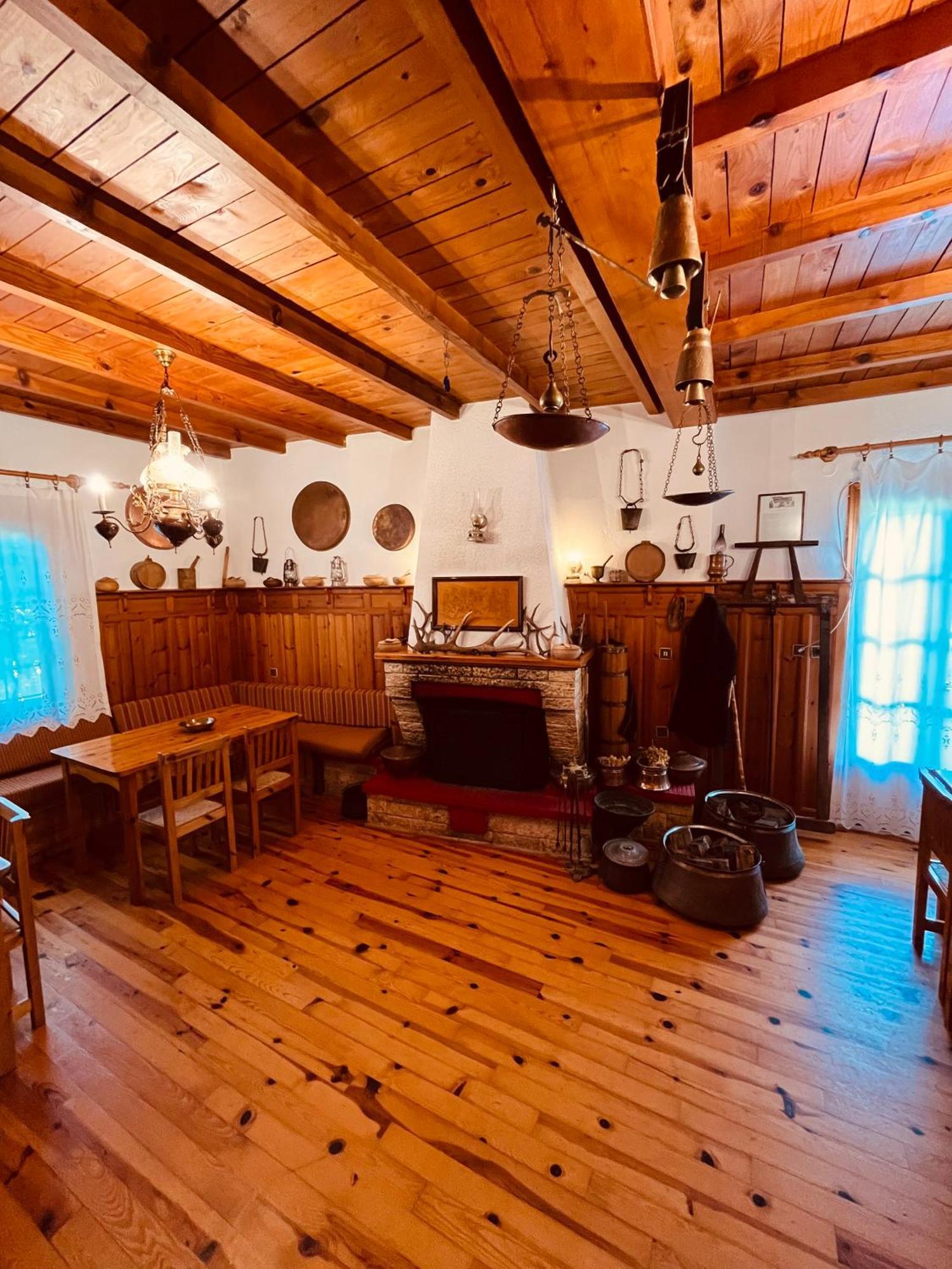 9Mouses Chasiotis Guest House Ampelakia Exterior foto